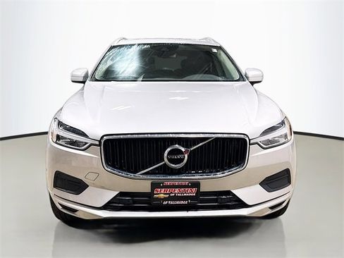Used 2019 Volvo XC60 T5 Momentum w/ Premium Package image 3