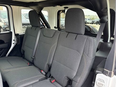 Used 2025 Jeep Wrangler Sport S image 30