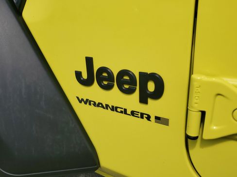 Used 2023 Jeep Wrangler Sport image 27