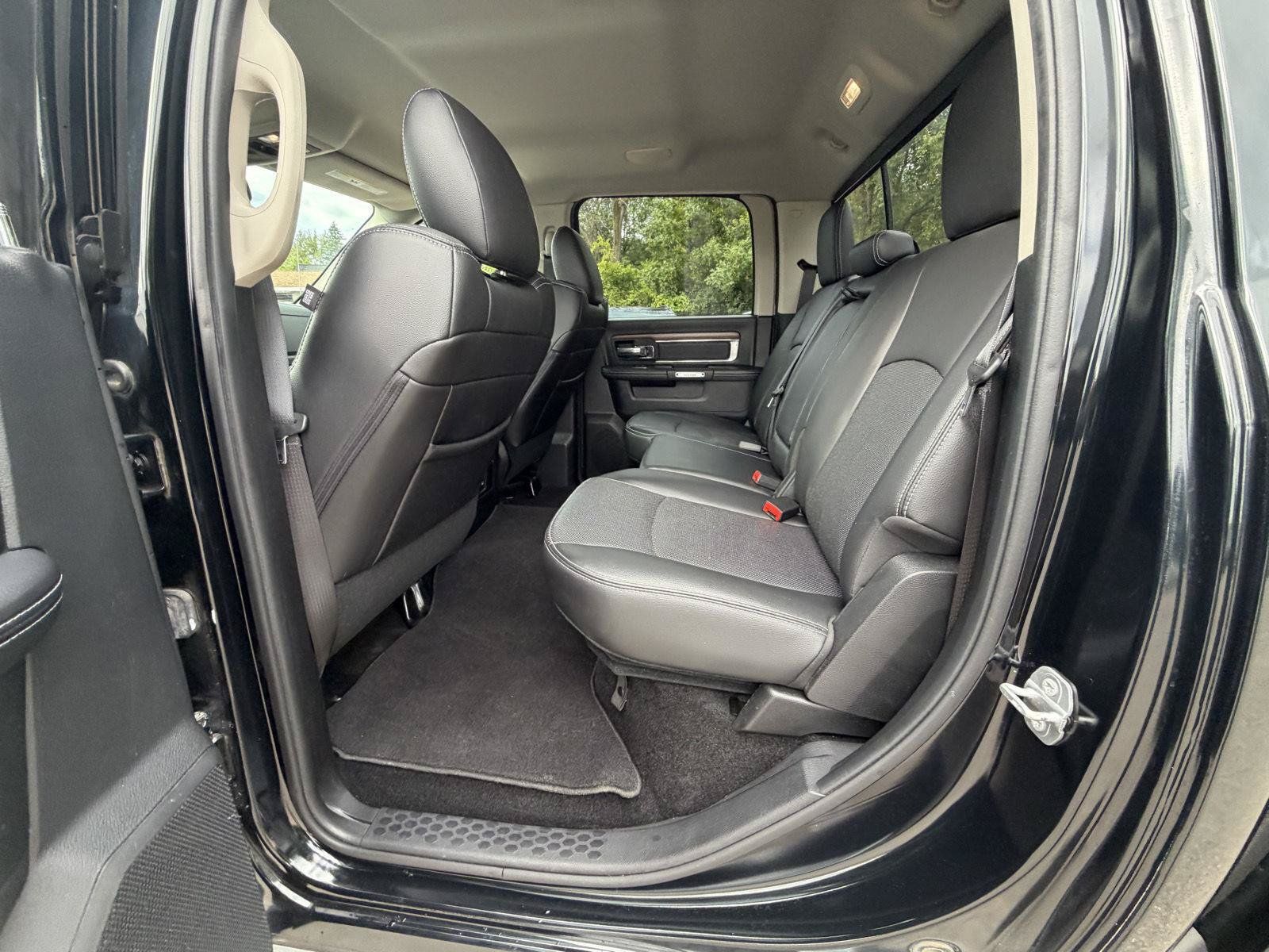 Used 2015 RAM 1500 Laramie w/ Convenience Group AWD/4WD image 23