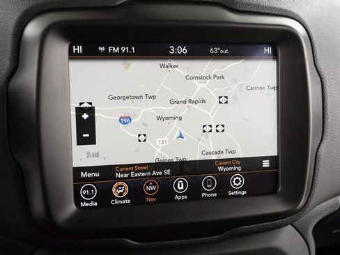 Certified 2023 Jeep Renegade Latitude image 33