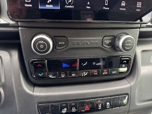 Used 2024 RAM ProMaster 3500 w/ Delivery Van Package image 24