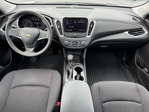 Used 2025 Chevrolet Malibu LS FWD image 28