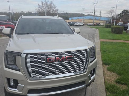 Used 2023 GMC Yukon Denali w/ Max Trailering Package image 14