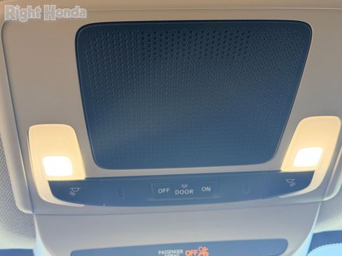 Certified 2025 Honda HR-V LX image 32