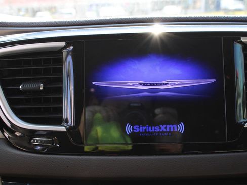 Used 2017 Chrysler Pacifica Touring Plus w/ Tire & Wheel Group image 81