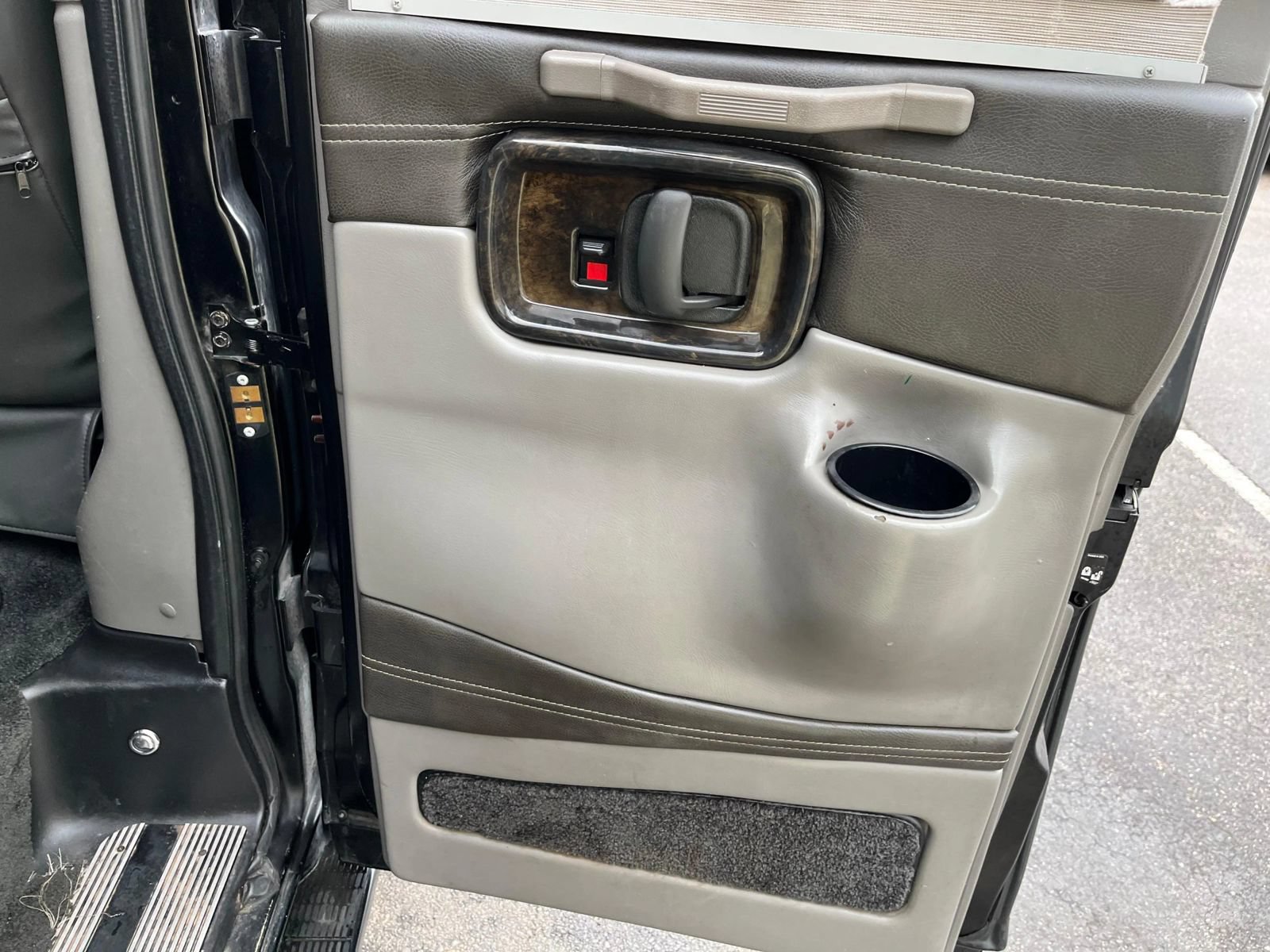 Used 2018 Chevrolet Express 2500 Extended w/ Enhanced Convenience Package RWD image 48