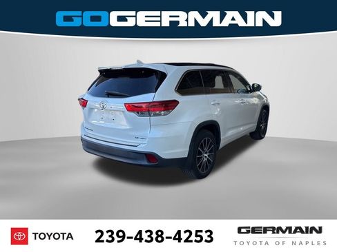 Used 2018 Toyota Highlander SE image 10