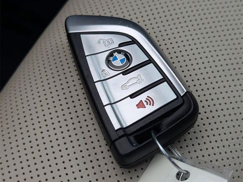 Used 2022 BMW 530i xDrive w/ M Sport Package image 25