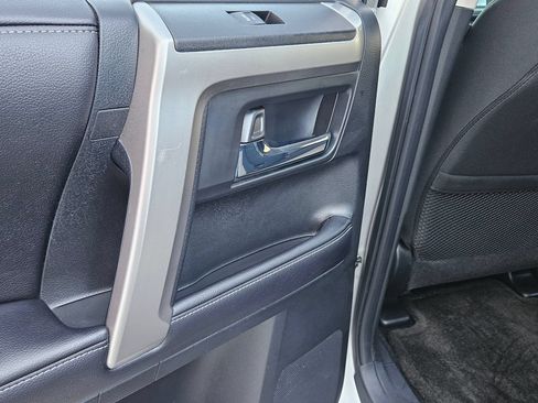 Used 2018 Toyota 4Runner SR5 RWD image 22
