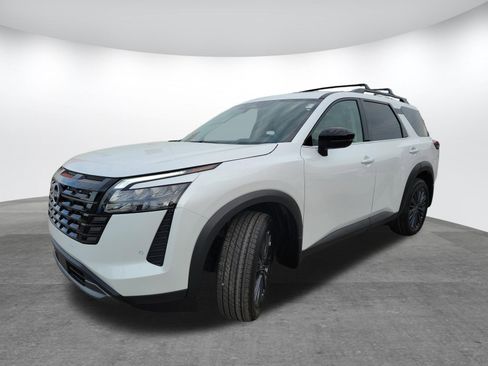New 2026 Nissan Pathfinder SL FWD image 3