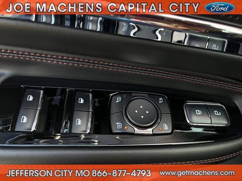 Used 2025 Lincoln Corsair Grand Touring w/ Jet Appearance Package image 21