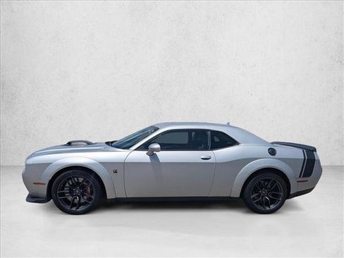 Used 2021 Dodge Challenger R/T Scat Pack RWD image 9