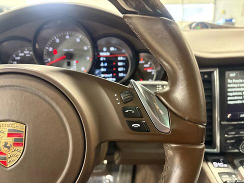 Used 2015 Porsche Panamera 4S Executive image 23