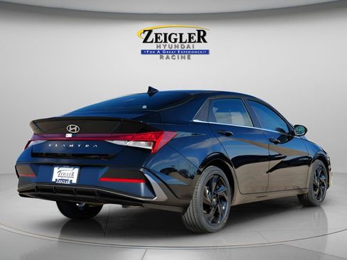 New 2026 Hyundai Elantra SEL Sport Premium FWD image 8