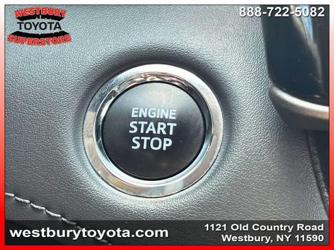 Used 2023 Toyota Highlander XLE AWD/4WD image 34