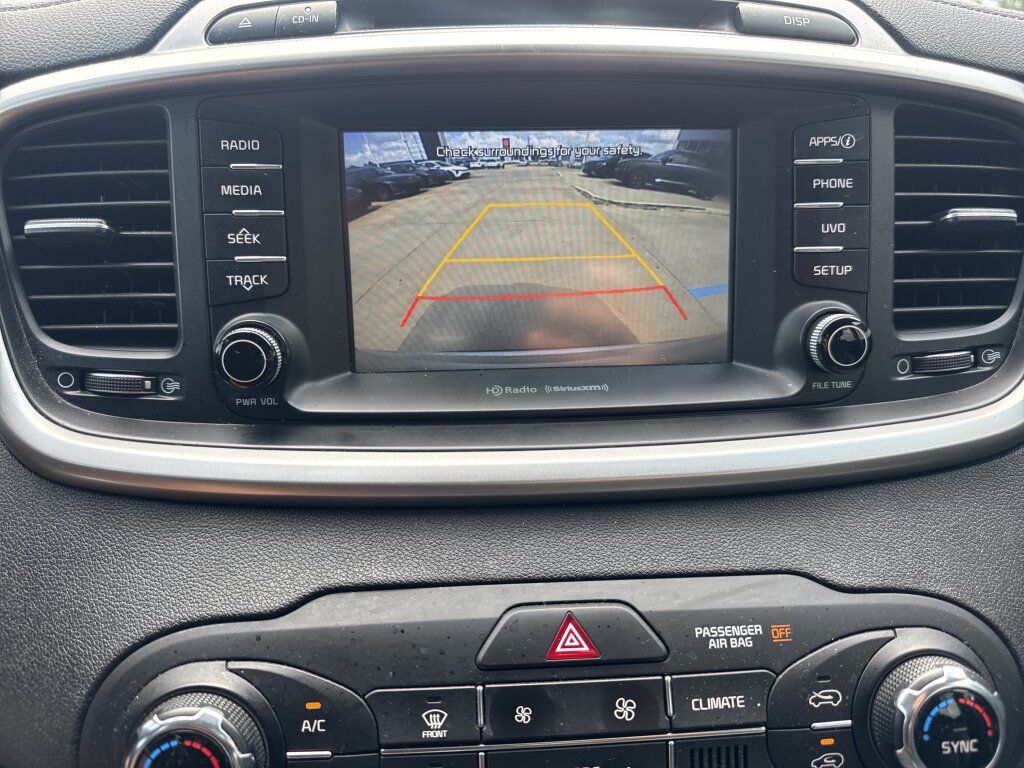 Used 2018 Kia Sorento FWD image 28