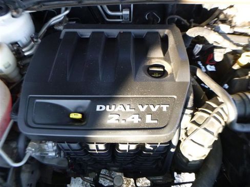 Used 2012 Dodge Avenger SE image 19