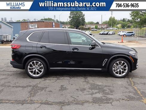 Used 2022 BMW X5 xDrive40i w/ Parking Assistance Package AWD/4WD image 9