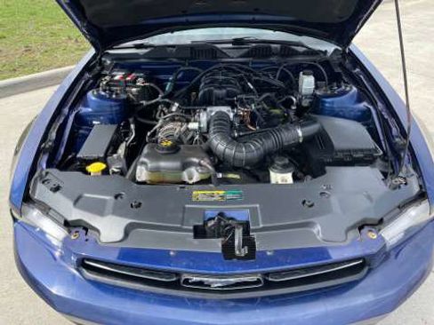 Used 2010 Ford Mustang Coupe RWD image 24