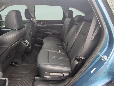 New 2026 Kia Sorento EX FWD image 9
