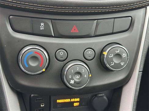 Certified 2022 Chevrolet Trax LT w/ Sport Edition image 22