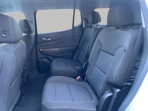 Used 2023 GMC Acadia SLE w/ Driver Convenience Package image 10