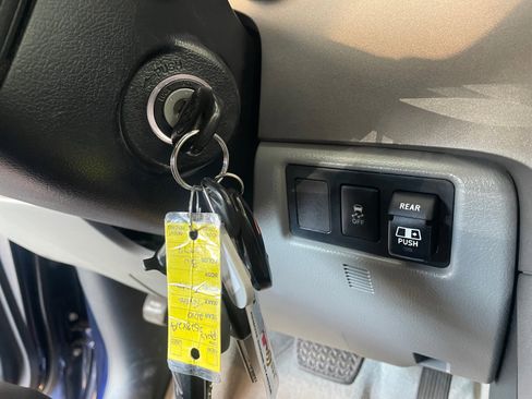 Used 2010 Toyota Tundra 4x4 Double Cab image 30