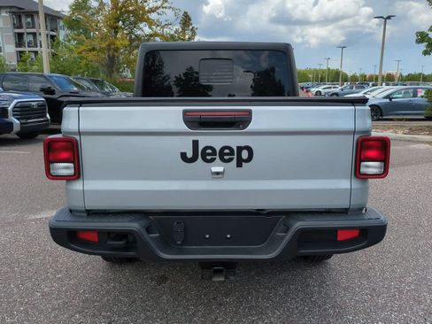 Used 2024 Jeep Gladiator Sport AWD/4WD image 5