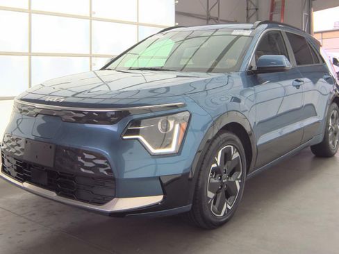 Used 2024 Kia Niro Wind w/ Wind Preserve Package FWD image 4
