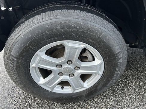 Used 2021 Jeep Wrangler Unlimited Sport image 9