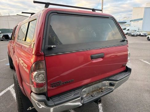 Used 2015 Toyota Tacoma 4x4 Double Cab w/ TRD Off-Road Package image 9