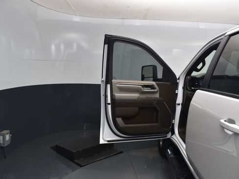 Used 2024 Chevrolet Silverado 3500 LT w/ Z71 Off-Road Package image 18