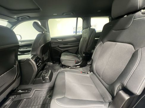 Used 2024 Jeep Grand Cherokee L Laredo w/ Luxury Tech Group I AWD/4WD image 22