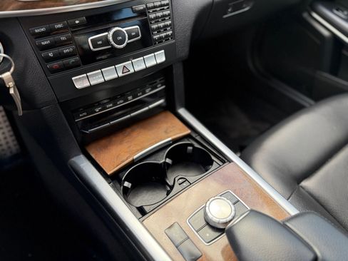 Used 2014 Mercedes-Benz E 350 4MATIC Sedan image 23