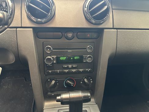 Used 2009 Ford Mustang Coupe image 3