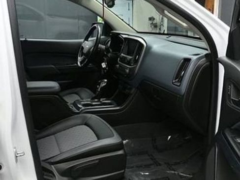 Used 2022 Chevrolet Colorado Z71 w/ Safety Package image 19