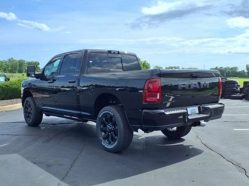 New 2026 RAM 2500 Laramie AWD/4WD image 16