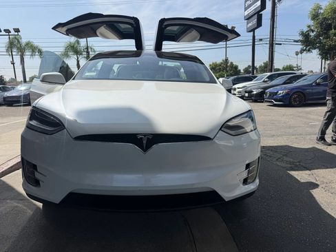 Used 2017 Tesla Model X 75D image 2