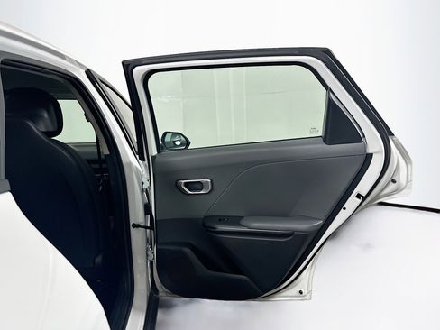 Used 2025 Kia K4 LXS image 29