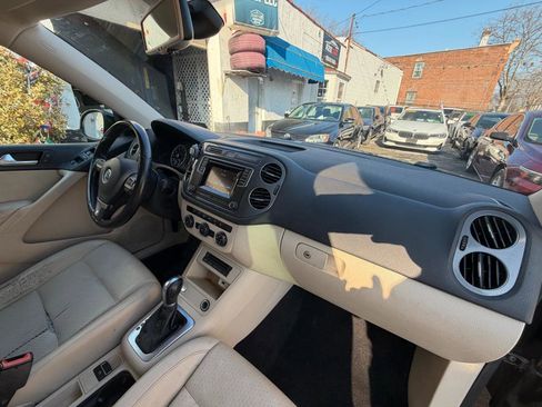Used 2016 Volkswagen Tiguan S image 31