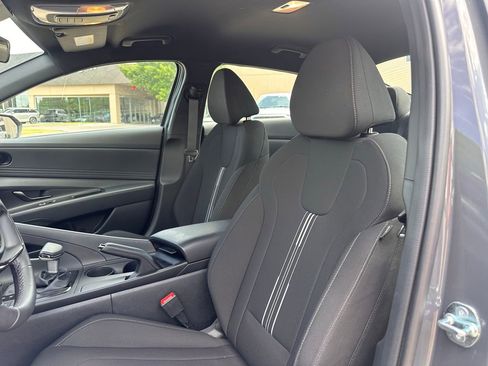 Used 2025 Hyundai Elantra Sport image 17