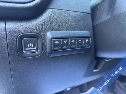 Used 2025 Chevrolet Silverado 3500 W/T image 20