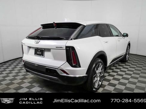 Used 2025 Cadillac Optiq Luxury 1 AWD/4WD image 3