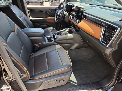 Certified 2023 GMC Canyon AT4 w/ AT4 Premium Package AWD/4WD image 15