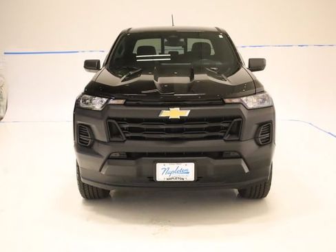 Used 2025 Chevrolet Colorado W/T w/ WT Custom Package RWD image 2