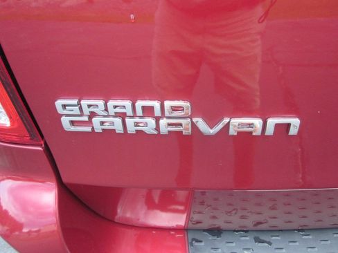 Used 2011 Dodge Grand Caravan Crew w/ Entertainment Group 1 FWD image 41