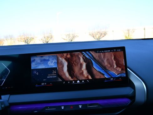 Used 2025 BMW X3 xDrive30i image 12