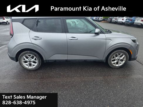 Used 2023 Kia Soul LX w/ LX Technology Package FWD image 6