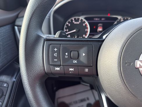 Used 2023 Nissan Rogue SV FWD image 18